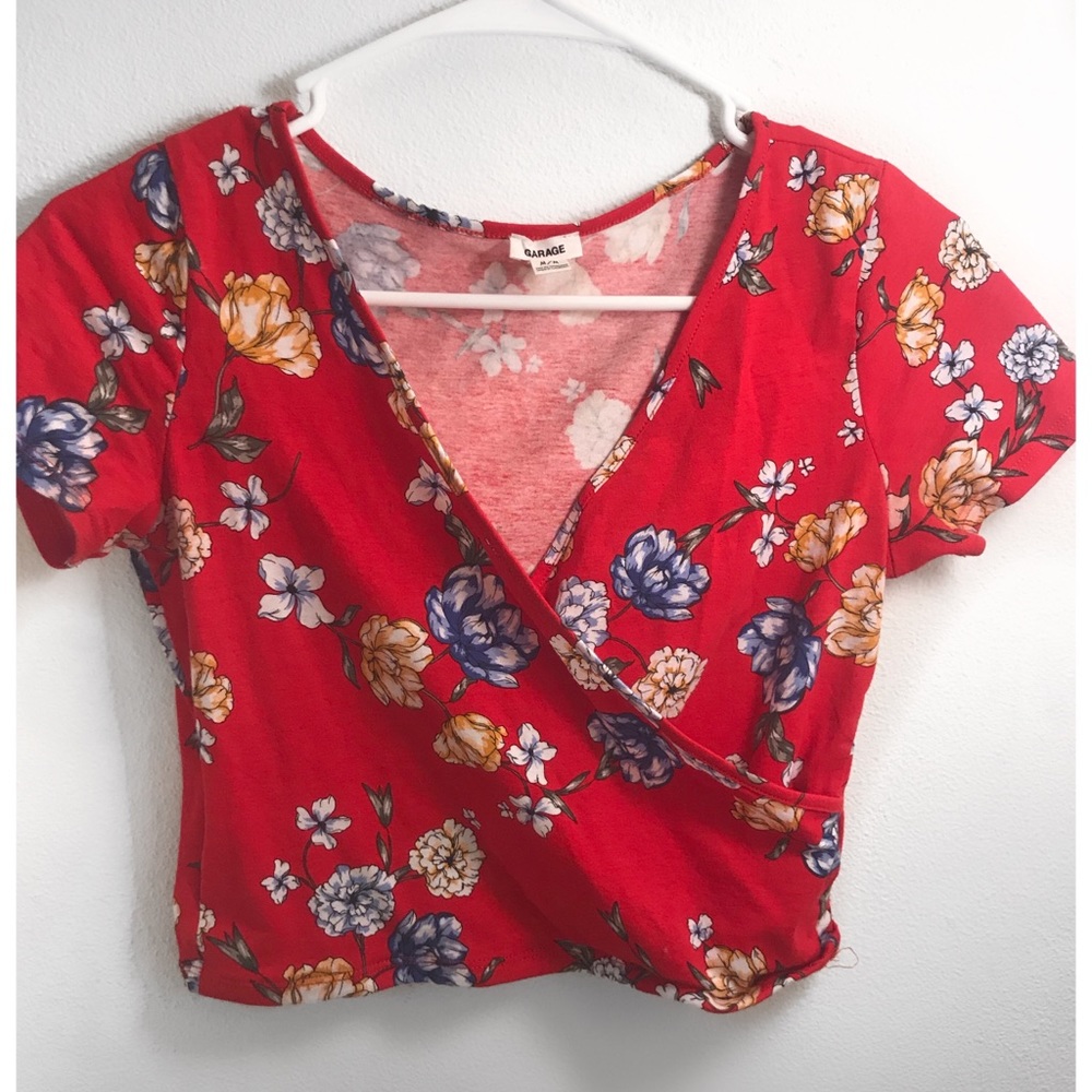 Garage floral red crop top (m)